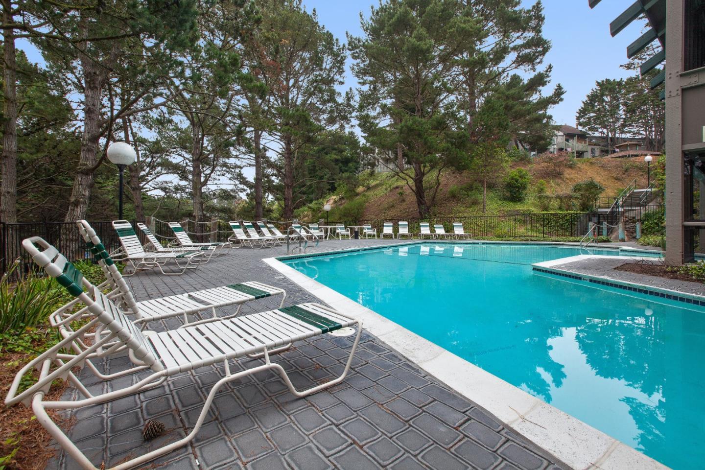 Detail Gallery Image 40 of 43 For 359 Half Moon Ln #113,  Daly City,  CA 94015 - 1 Beds | 1 Baths