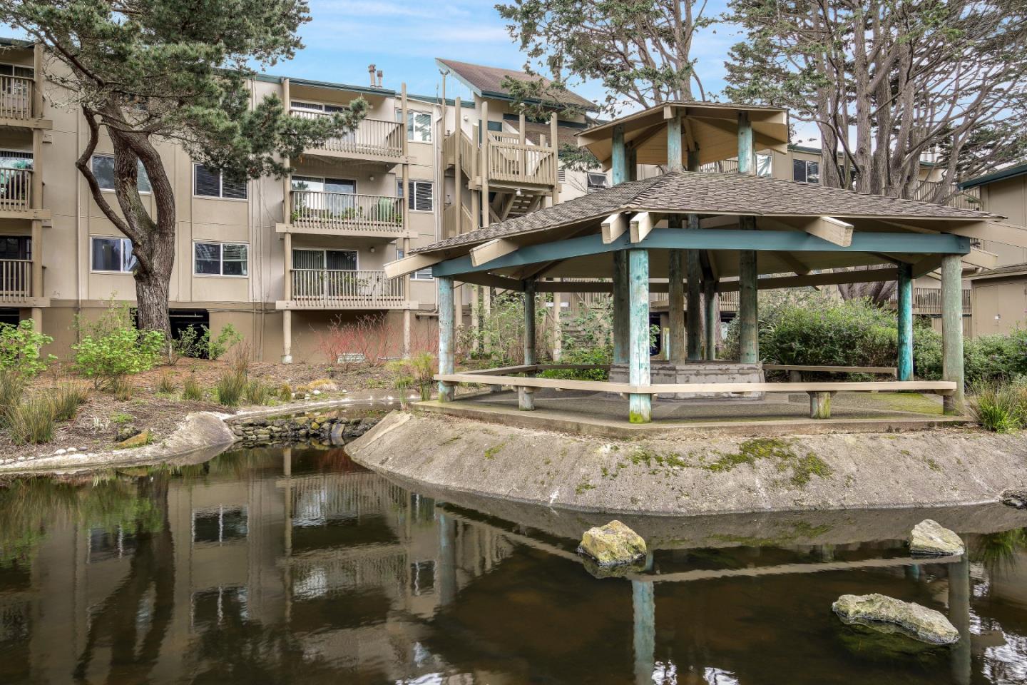 Detail Gallery Image 43 of 43 For 359 Half Moon Ln #113,  Daly City,  CA 94015 - 1 Beds | 1 Baths