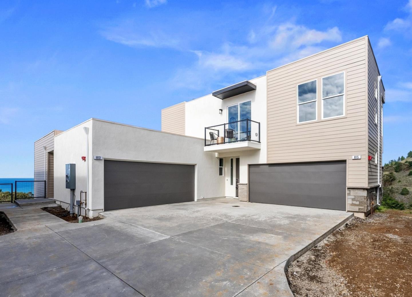 Detail Gallery Image 1 of 54 For 801 Fassler Ave, Pacifica,  CA 94044 - 3 Beds | 2/1 Baths