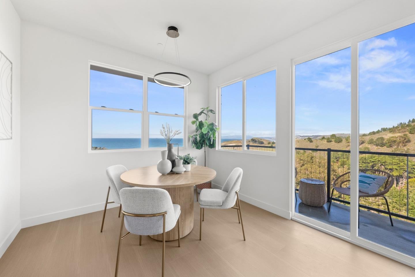Detail Gallery Image 10 of 54 For 801 Fassler Ave, Pacifica,  CA 94044 - 3 Beds | 2/1 Baths