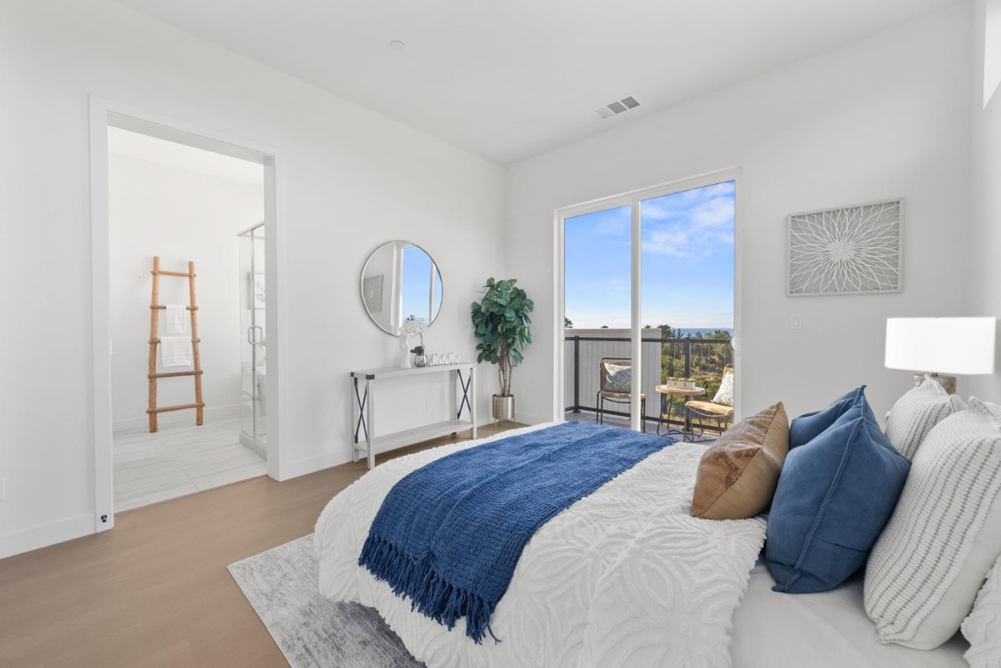 Detail Gallery Image 14 of 54 For 801 Fassler Ave, Pacifica,  CA 94044 - 3 Beds | 2/1 Baths