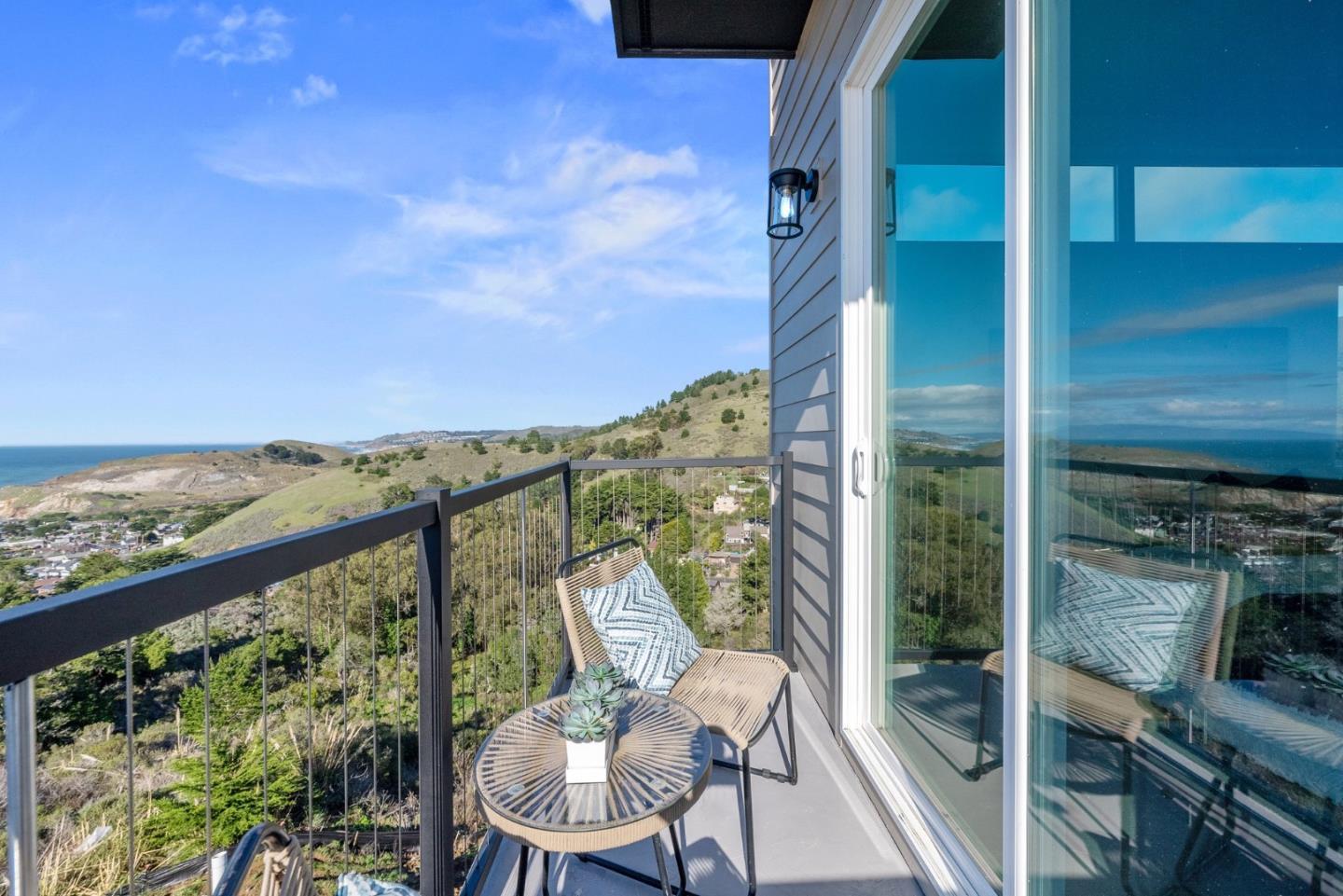 Detail Gallery Image 16 of 54 For 801 Fassler Ave, Pacifica,  CA 94044 - 3 Beds | 2/1 Baths