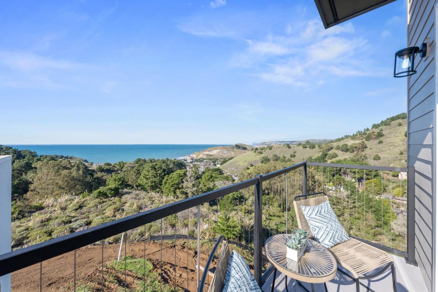 Detail Gallery Image 17 of 54 For 801 Fassler Ave, Pacifica,  CA 94044 - 3 Beds | 2/1 Baths