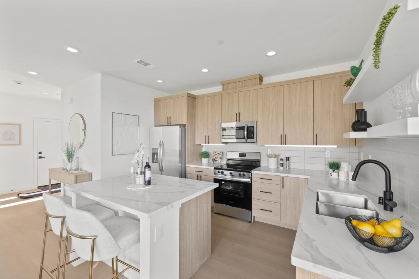 Detail Gallery Image 8 of 54 For 801 Fassler Ave, Pacifica,  CA 94044 - 3 Beds | 2/1 Baths
