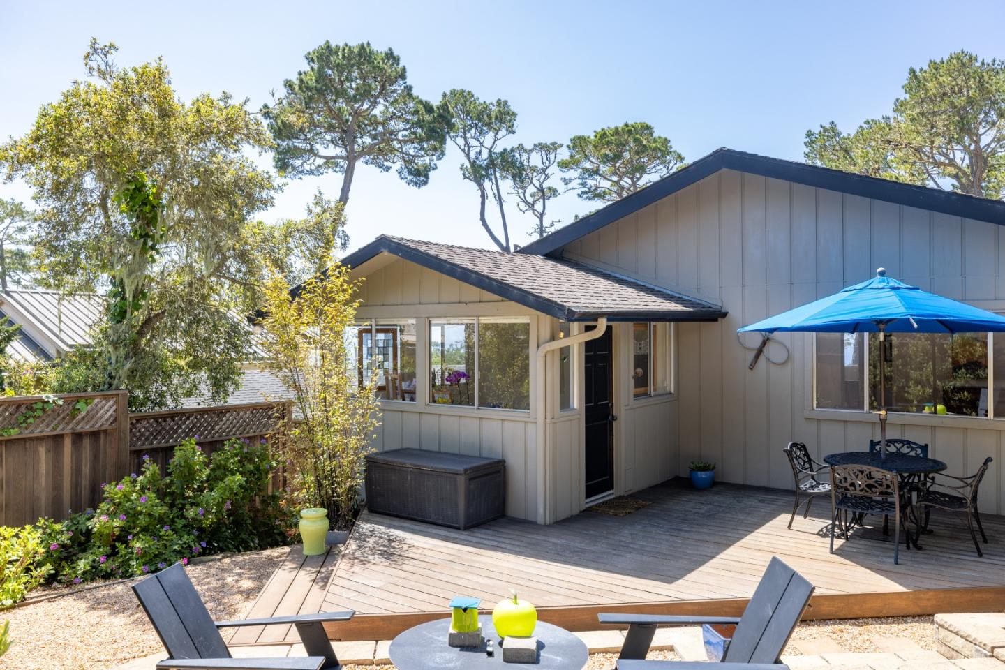 Detail Gallery Image 18 of 39 For 24735 Dolores St, Carmel,  CA 93923 - 2 Beds | 2 Baths