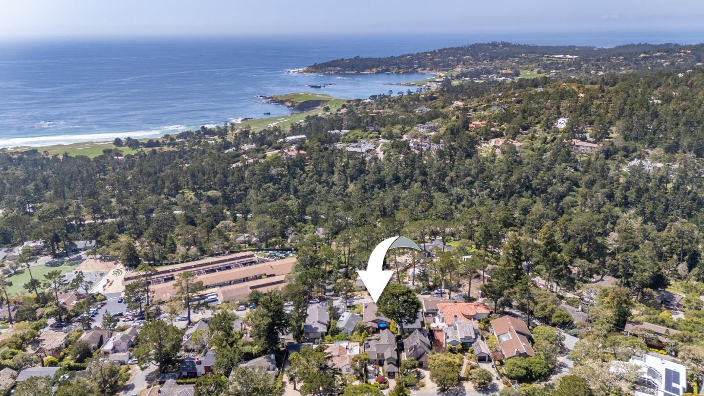 Detail Gallery Image 2 of 39 For 24735 Dolores St, Carmel,  CA 93923 - 2 Beds | 2 Baths