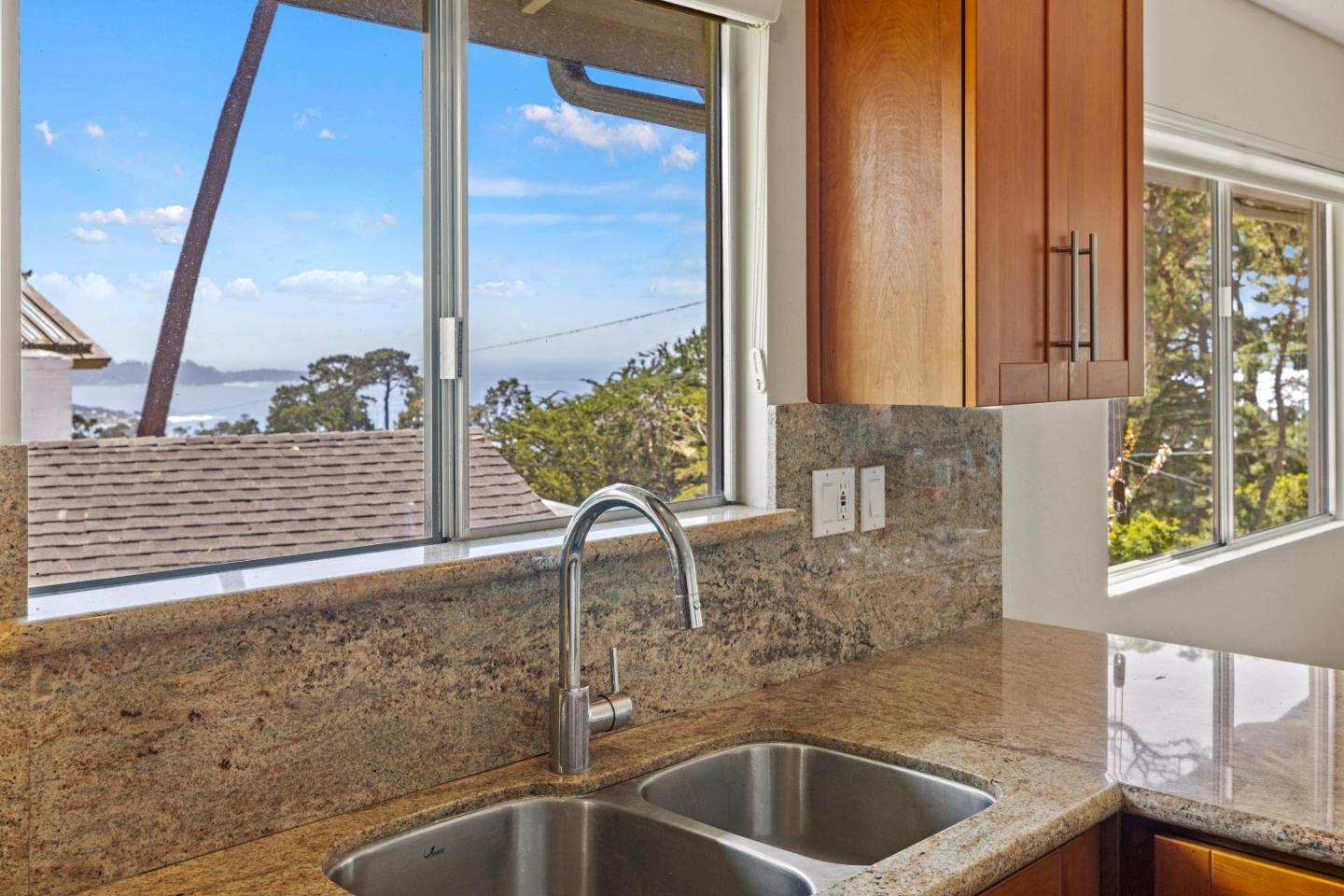 Detail Gallery Image 7 of 39 For 24735 Dolores St, Carmel,  CA 93923 - 2 Beds | 2 Baths