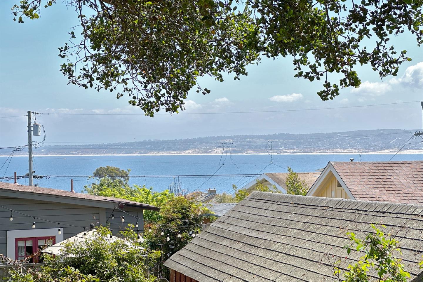 Detail Gallery Image 2 of 35 For 519 Dickman Ave, Monterey,  CA 93940 - 2 Beds | 2 Baths