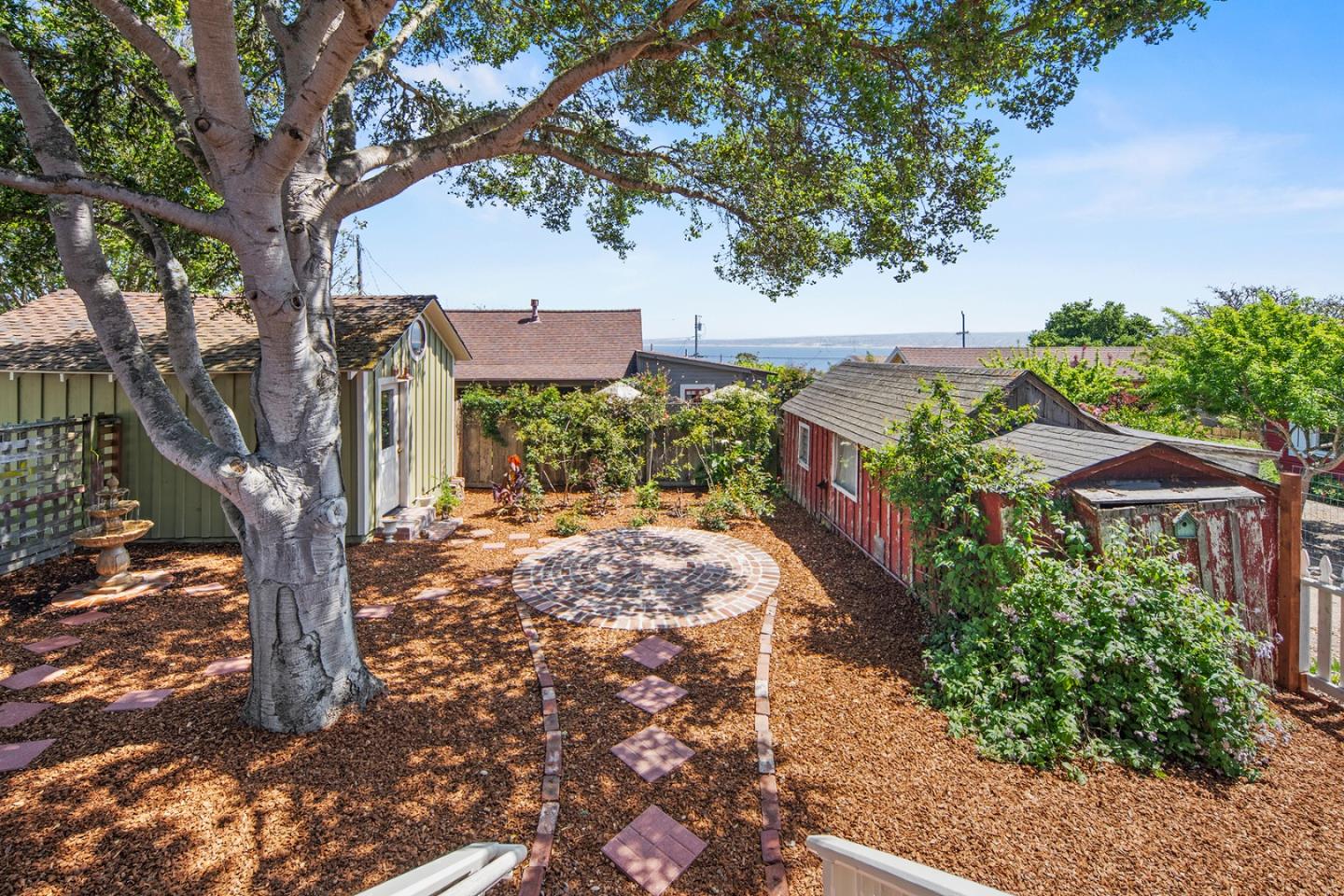 Detail Gallery Image 28 of 35 For 519 Dickman Ave, Monterey,  CA 93940 - 2 Beds | 2 Baths