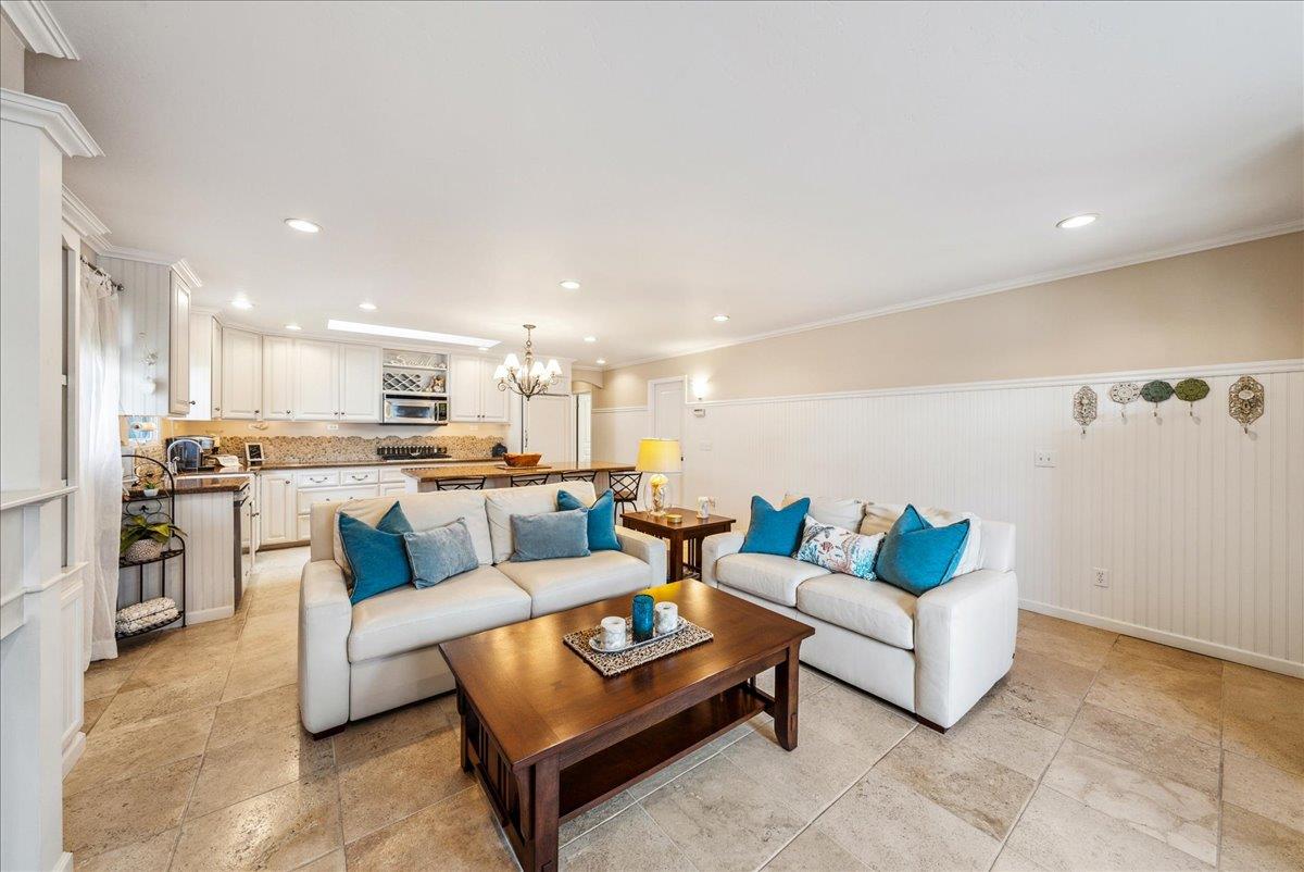 Detail Gallery Image 11 of 48 For 161 Pacific Ave, Pacific Grove,  CA 93950 - 2 Beds | 2 Baths