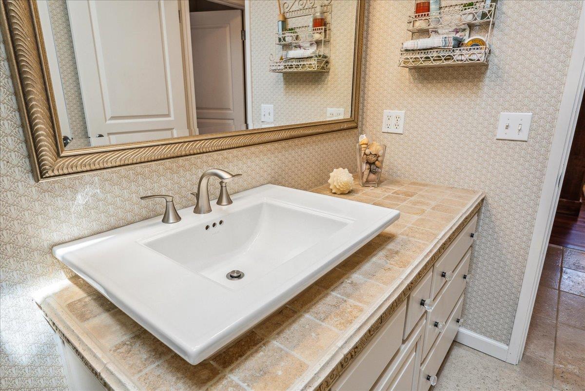 Detail Gallery Image 28 of 48 For 161 Pacific Ave, Pacific Grove,  CA 93950 - 2 Beds | 2 Baths
