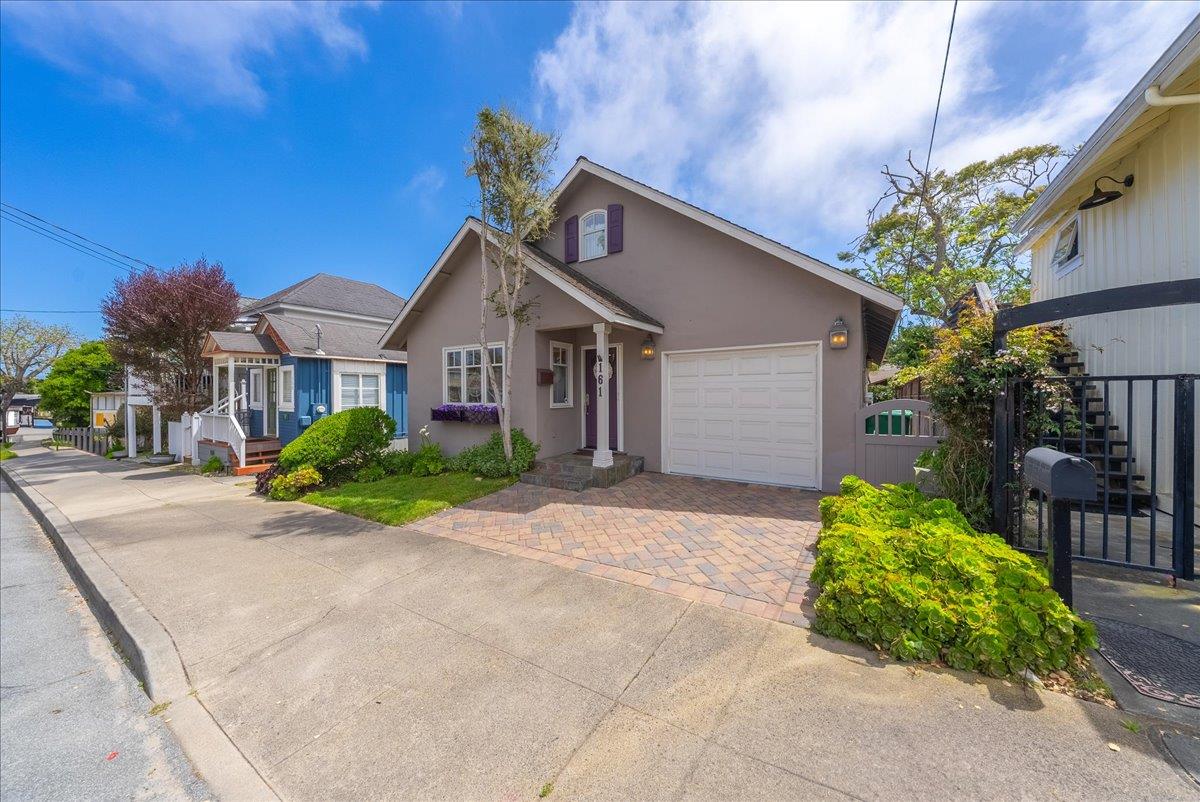 Detail Gallery Image 3 of 48 For 161 Pacific Ave, Pacific Grove,  CA 93950 - 2 Beds | 2 Baths