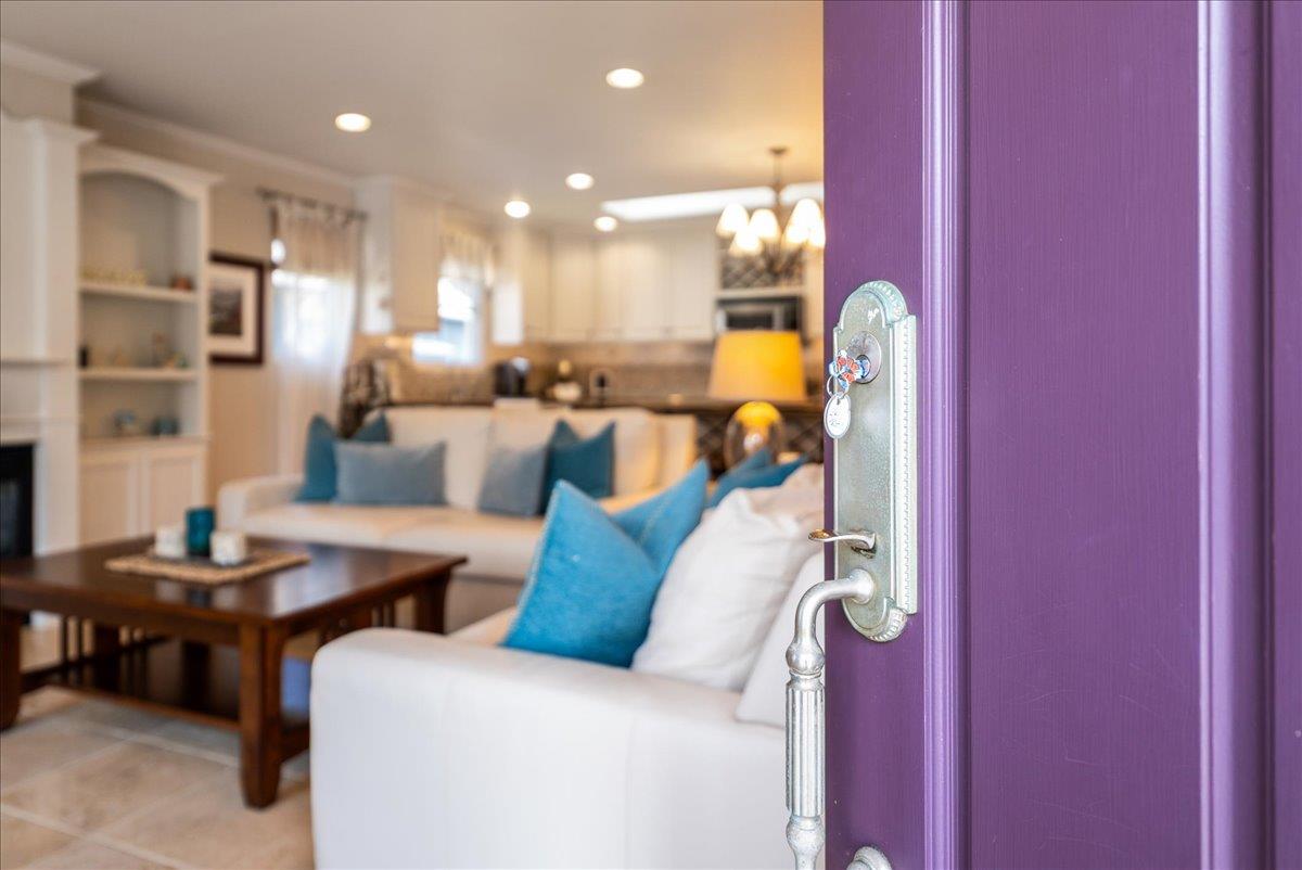 Detail Gallery Image 7 of 48 For 161 Pacific Ave, Pacific Grove,  CA 93950 - 2 Beds | 2 Baths