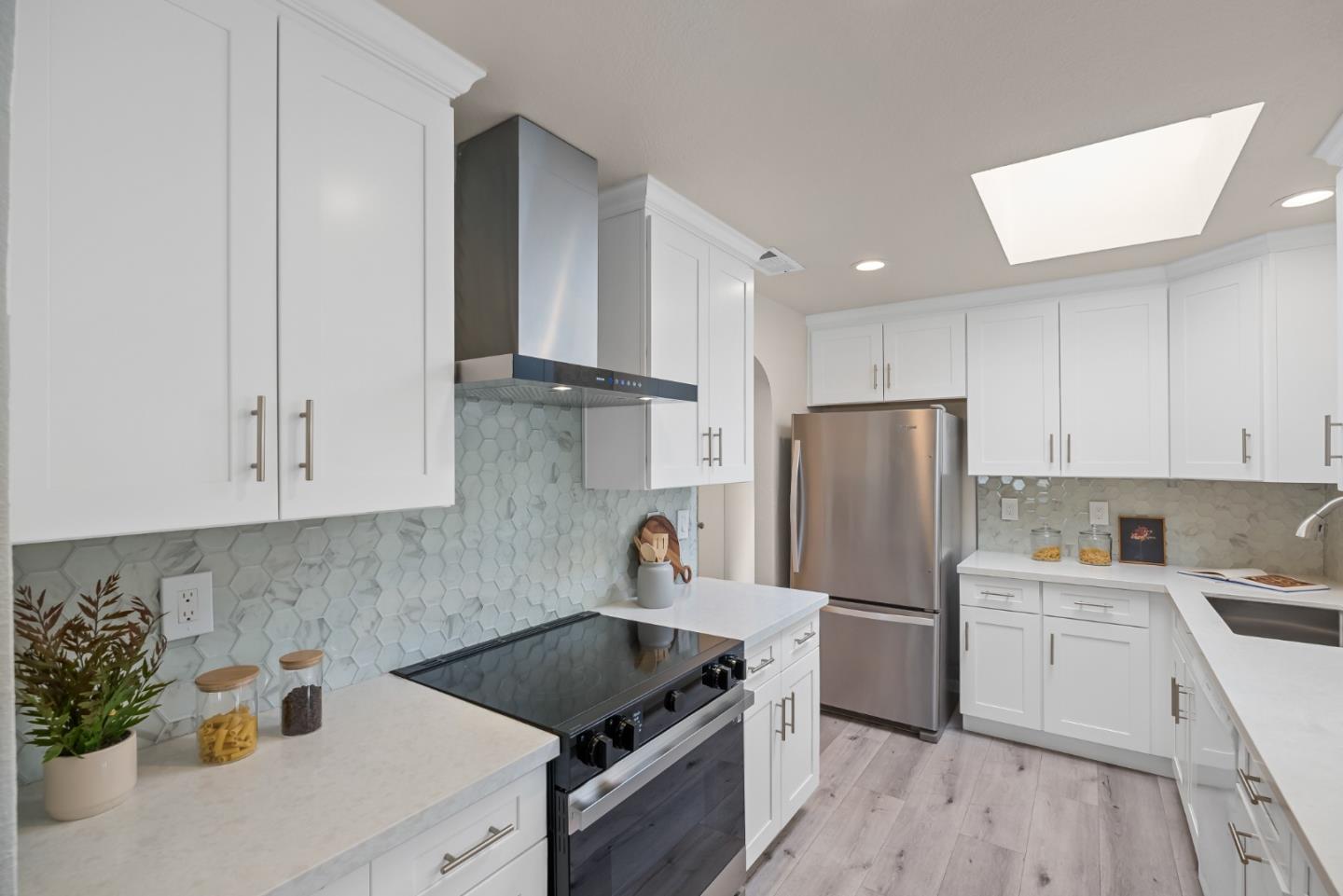 Detail Gallery Image 15 of 45 For 2667 Sutro Dr, San Jose,  CA 95124 - 3 Beds | 2 Baths
