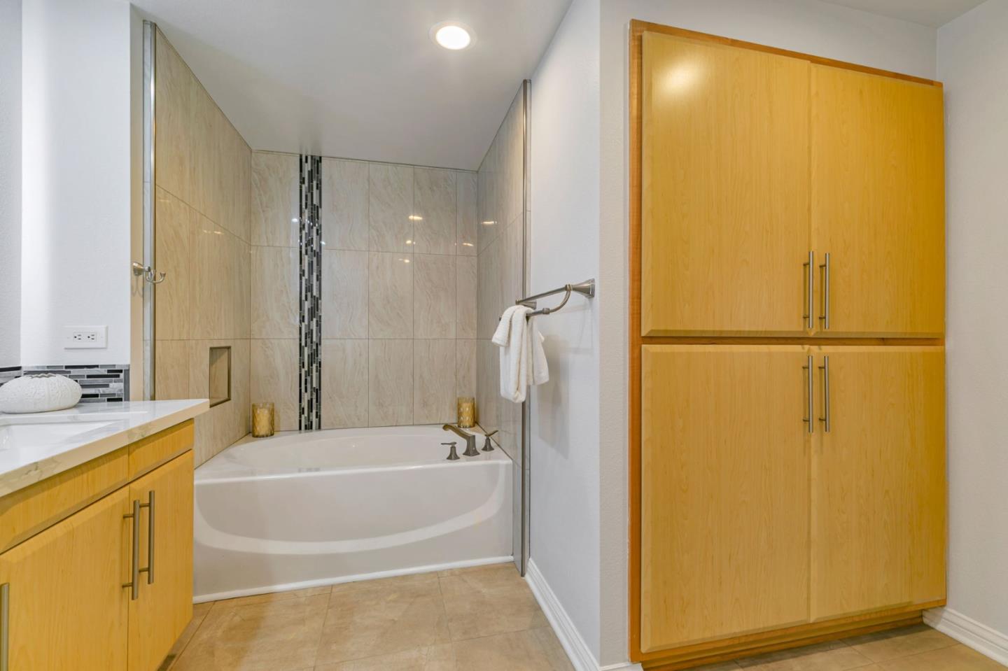 Detail Gallery Image 16 of 50 For 46 W Julian St #527,  San Jose,  CA 95110 - 2 Beds | 2 Baths