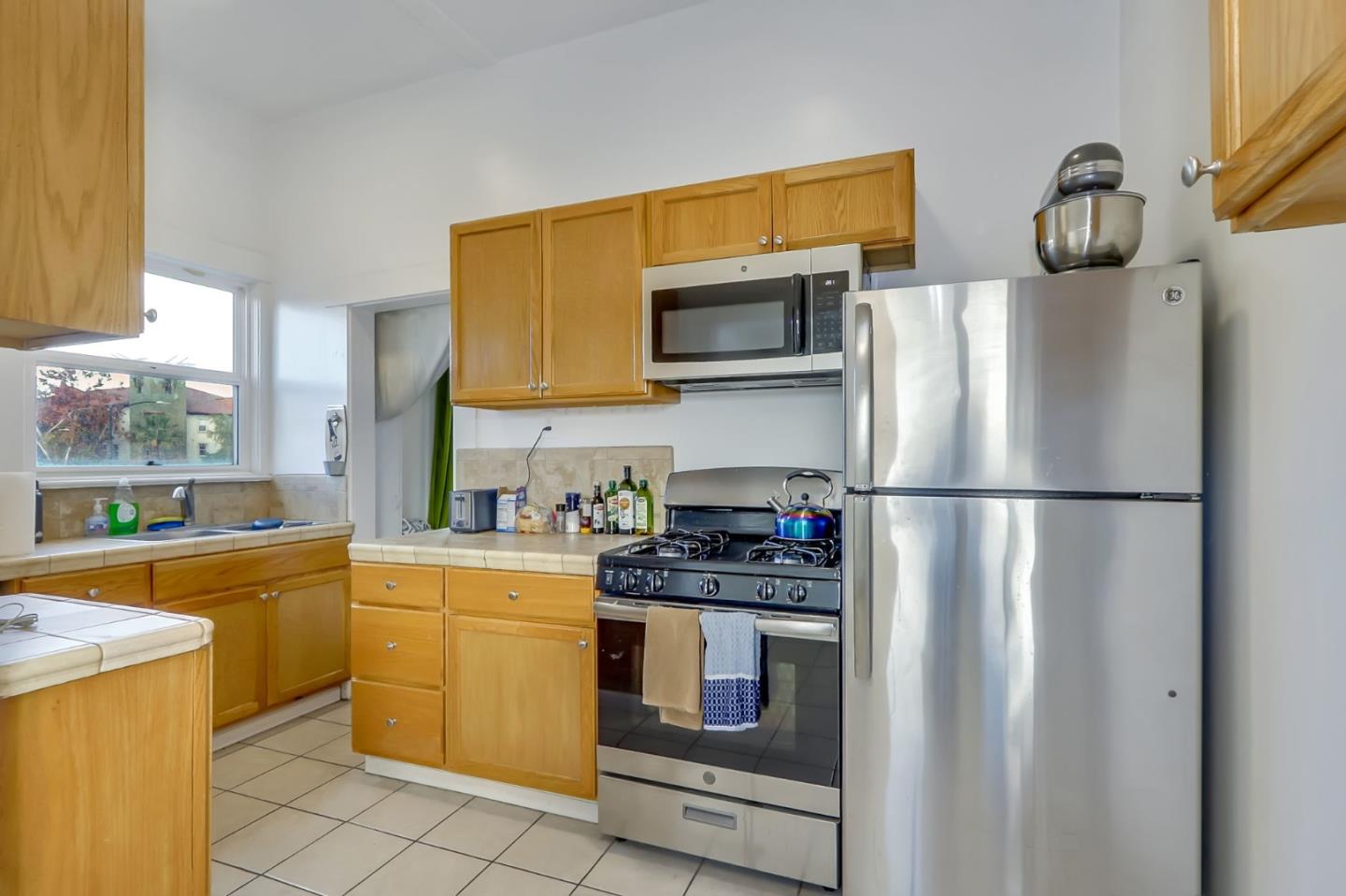 Detail Gallery Image 11 of 59 For 627 S 3rd St, San Jose,  CA 95112 - 9 Beds | 3/1 Baths