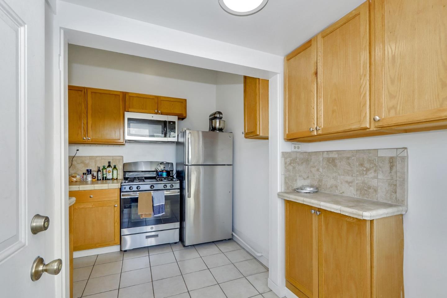 Detail Gallery Image 13 of 59 For 627 S 3rd St, San Jose,  CA 95112 - 9 Beds | 3/1 Baths
