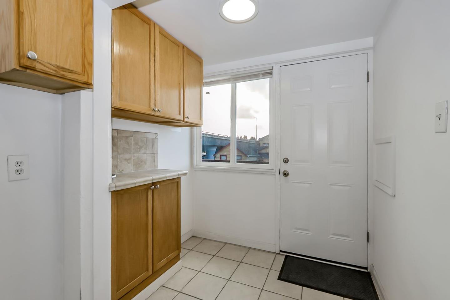 Detail Gallery Image 18 of 59 For 627 S 3rd St, San Jose,  CA 95112 - 9 Beds | 3/1 Baths