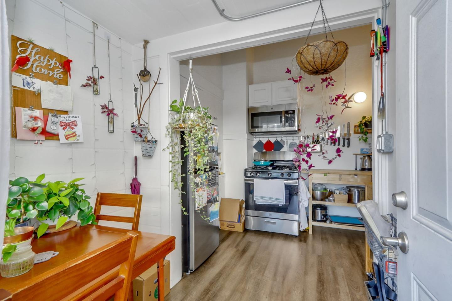 Detail Gallery Image 20 of 59 For 627 S 3rd St, San Jose,  CA 95112 - 9 Beds | 3/1 Baths