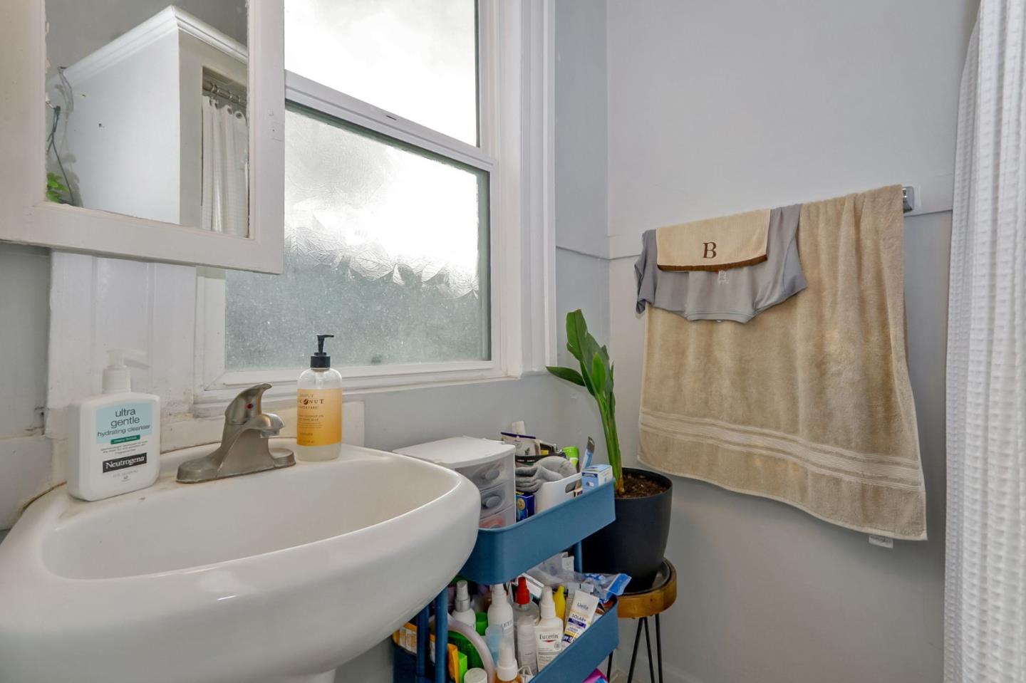 Detail Gallery Image 42 of 59 For 627 S 3rd St, San Jose,  CA 95112 - 9 Beds | 3/1 Baths