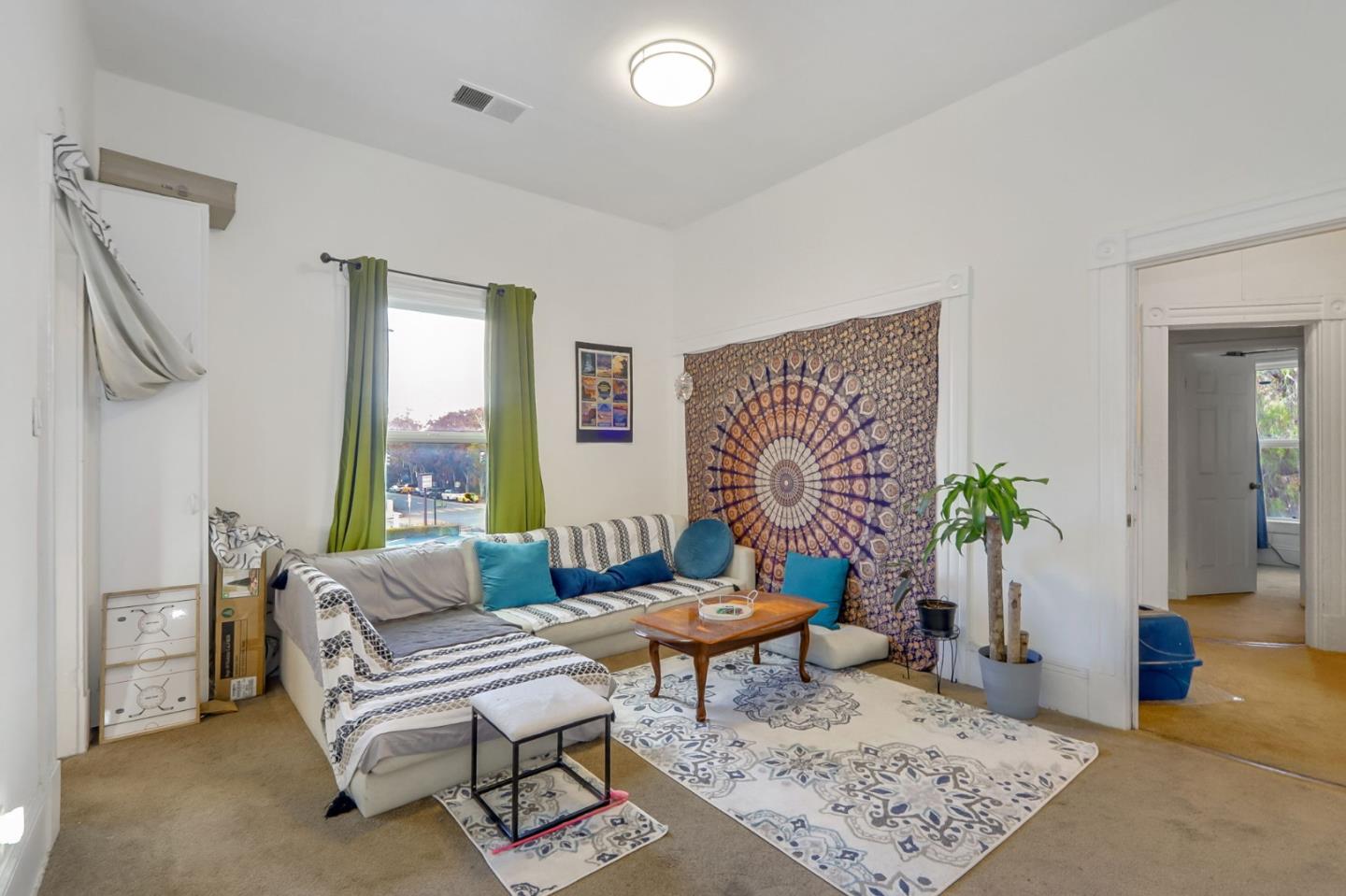 Detail Gallery Image 8 of 59 For 627 S 3rd St, San Jose,  CA 95112 - 9 Beds | 3/1 Baths