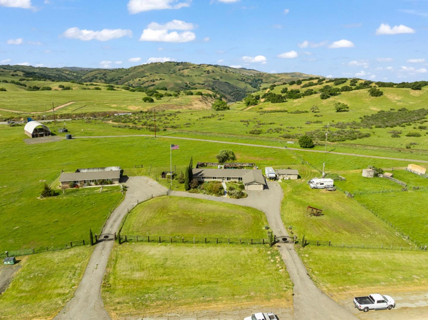 Detail Gallery Image 102 of 125 For 38780 Dinosaur Point Rd, –,  CA 95023 - 3 Beds | 2/1 Baths