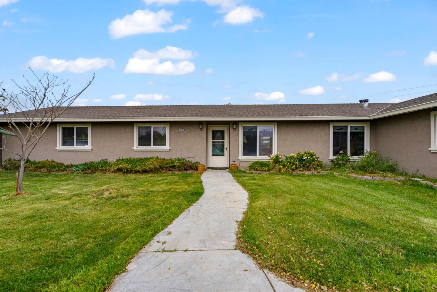 Detail Gallery Image 12 of 125 For 38780 Dinosaur Point Rd, –,  CA 95023 - 3 Beds | 2/1 Baths