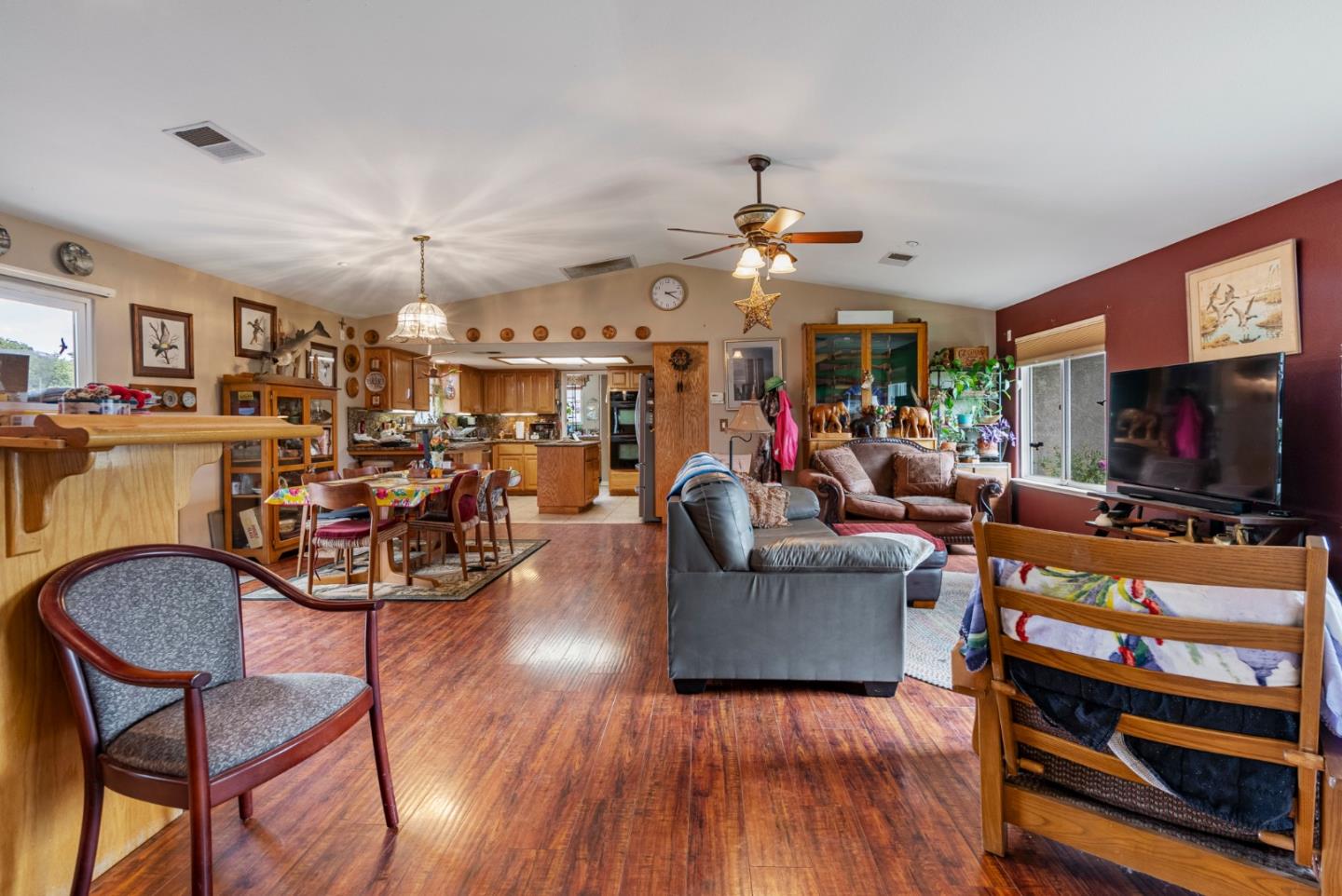 Detail Gallery Image 19 of 125 For 38780 Dinosaur Point Rd, –,  CA 95023 - 3 Beds | 2/1 Baths