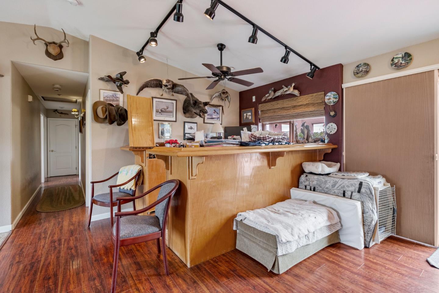 Detail Gallery Image 22 of 125 For 38780 Dinosaur Point Rd, –,  CA 95023 - 3 Beds | 2/1 Baths