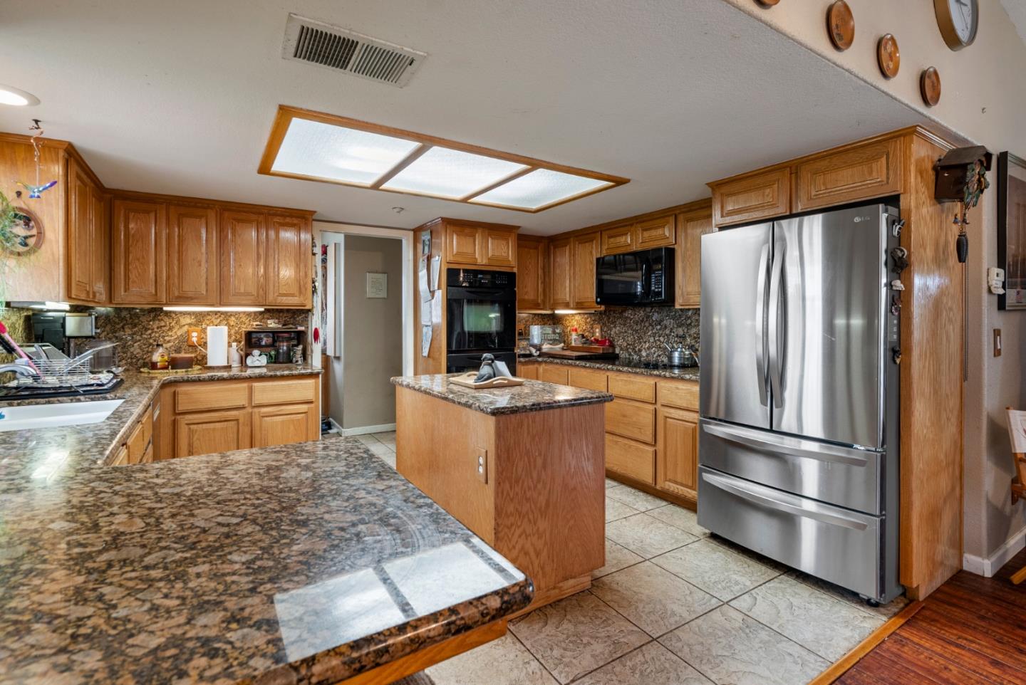 Detail Gallery Image 26 of 125 For 38780 Dinosaur Point Rd, –,  CA 95023 - 3 Beds | 2/1 Baths