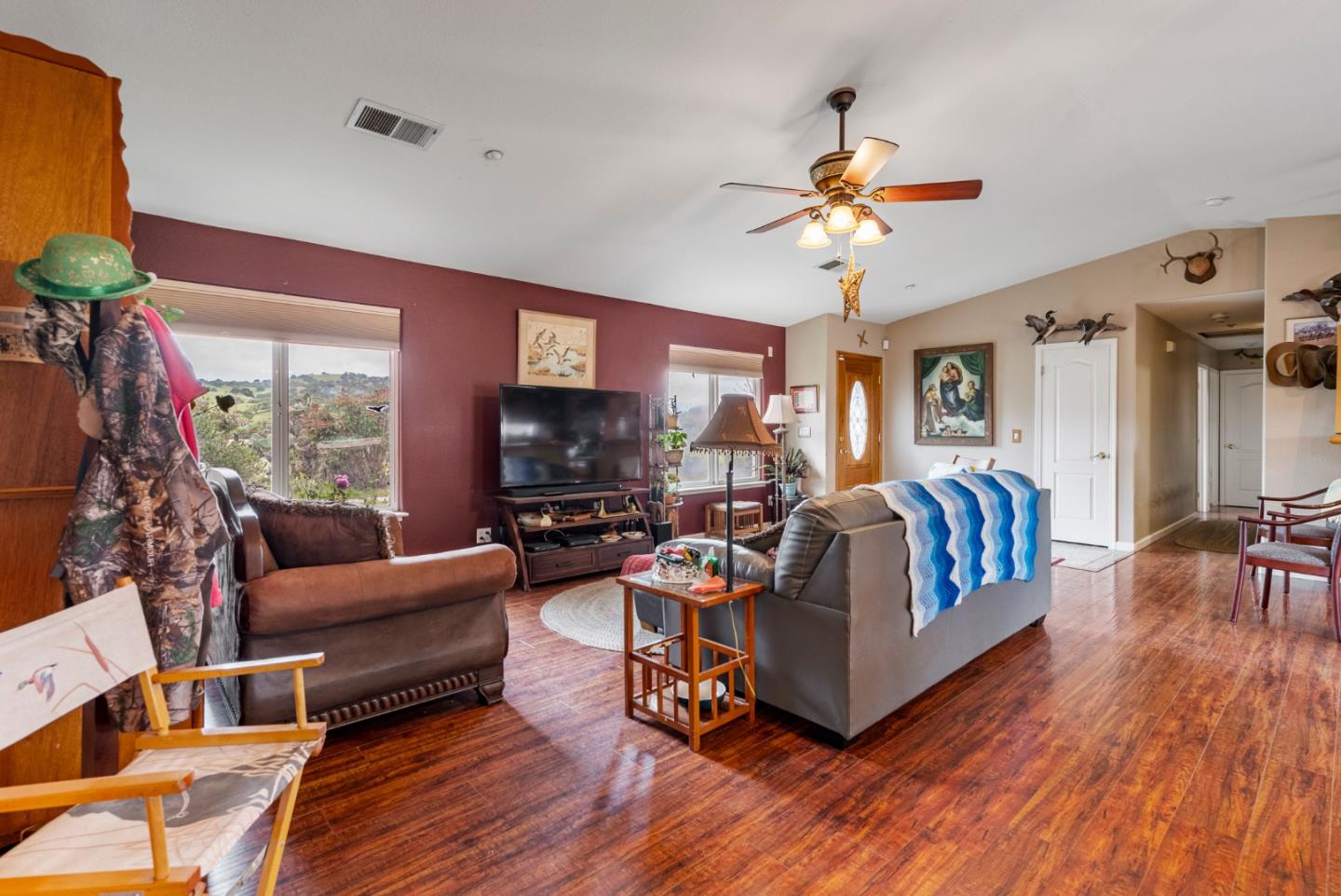 Detail Gallery Image 31 of 125 For 38780 Dinosaur Point Rd, –,  CA 95023 - 3 Beds | 2/1 Baths