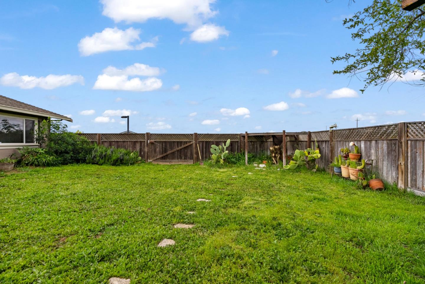 Detail Gallery Image 46 of 125 For 38780 Dinosaur Point Rd, –,  CA 95023 - 3 Beds | 2/1 Baths