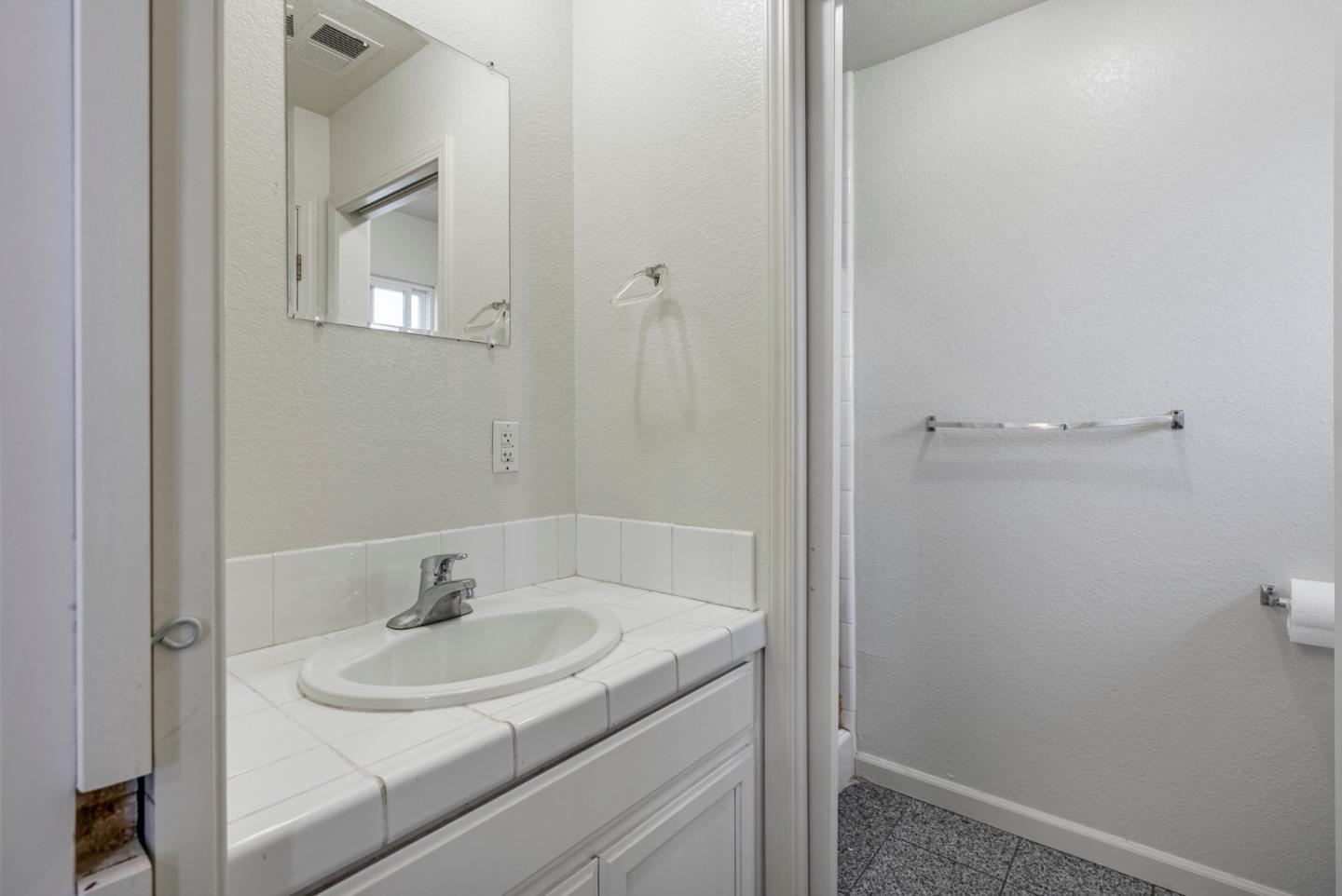 Detail Gallery Image 61 of 125 For 38780 Dinosaur Point Rd, –,  CA 95023 - 3 Beds | 2/1 Baths