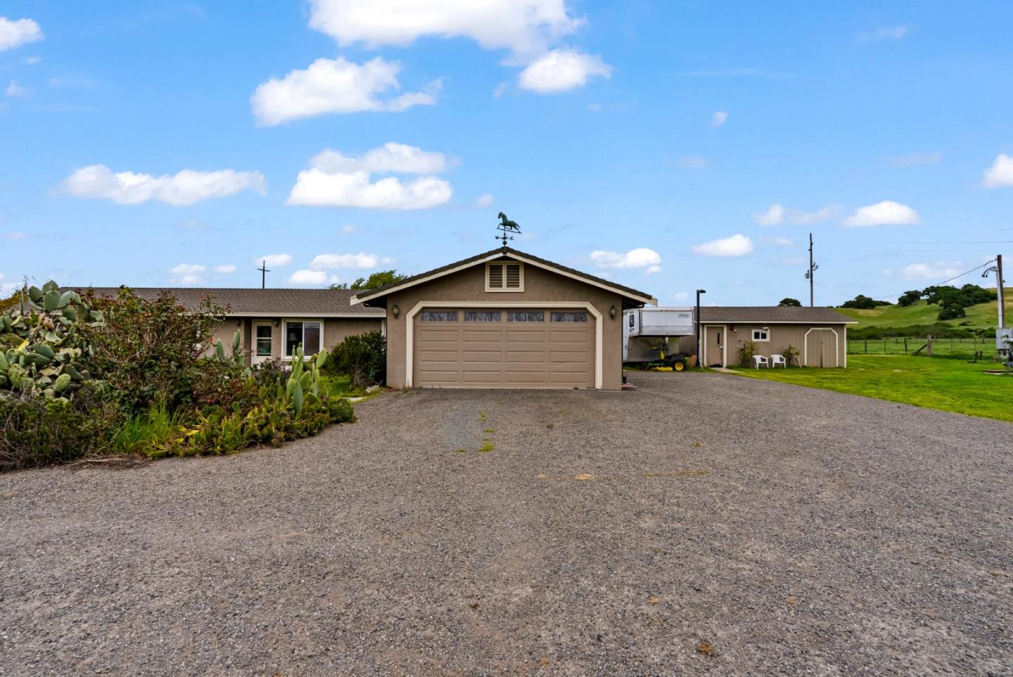 Detail Gallery Image 7 of 125 For 38780 Dinosaur Point Rd, –,  CA 95023 - 3 Beds | 2/1 Baths