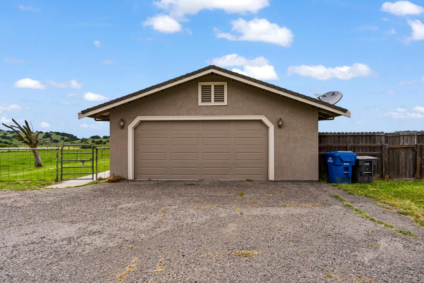 Detail Gallery Image 80 of 125 For 38780 Dinosaur Point Rd, –,  CA 95023 - 3 Beds | 2/1 Baths