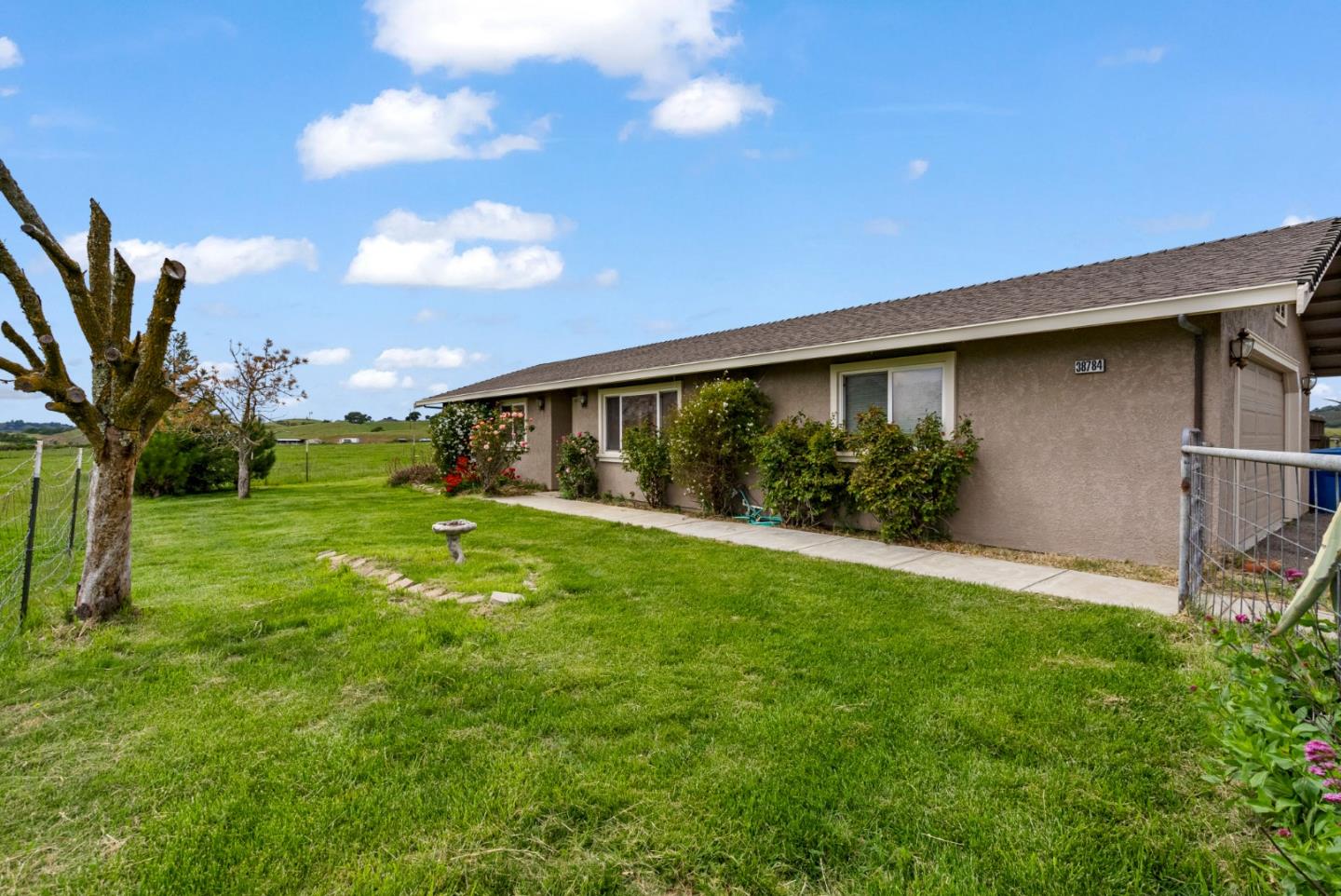 Detail Gallery Image 82 of 125 For 38780 Dinosaur Point Rd, –,  CA 95023 - 3 Beds | 2/1 Baths