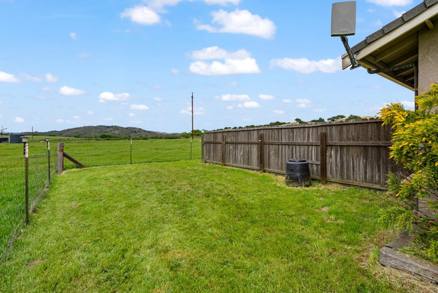 Detail Gallery Image 85 of 125 For 38780 Dinosaur Point Rd, –,  CA 95023 - 3 Beds | 2/1 Baths