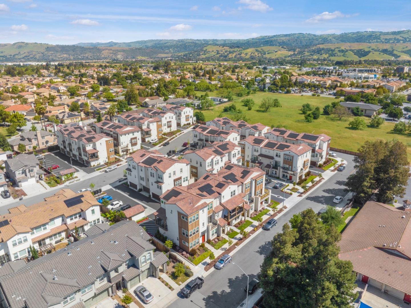 Detail Gallery Image 31 of 33 For 605 Los Castanos Dr, Morgan Hill,  CA 95037 - 3 Beds | 3/1 Baths