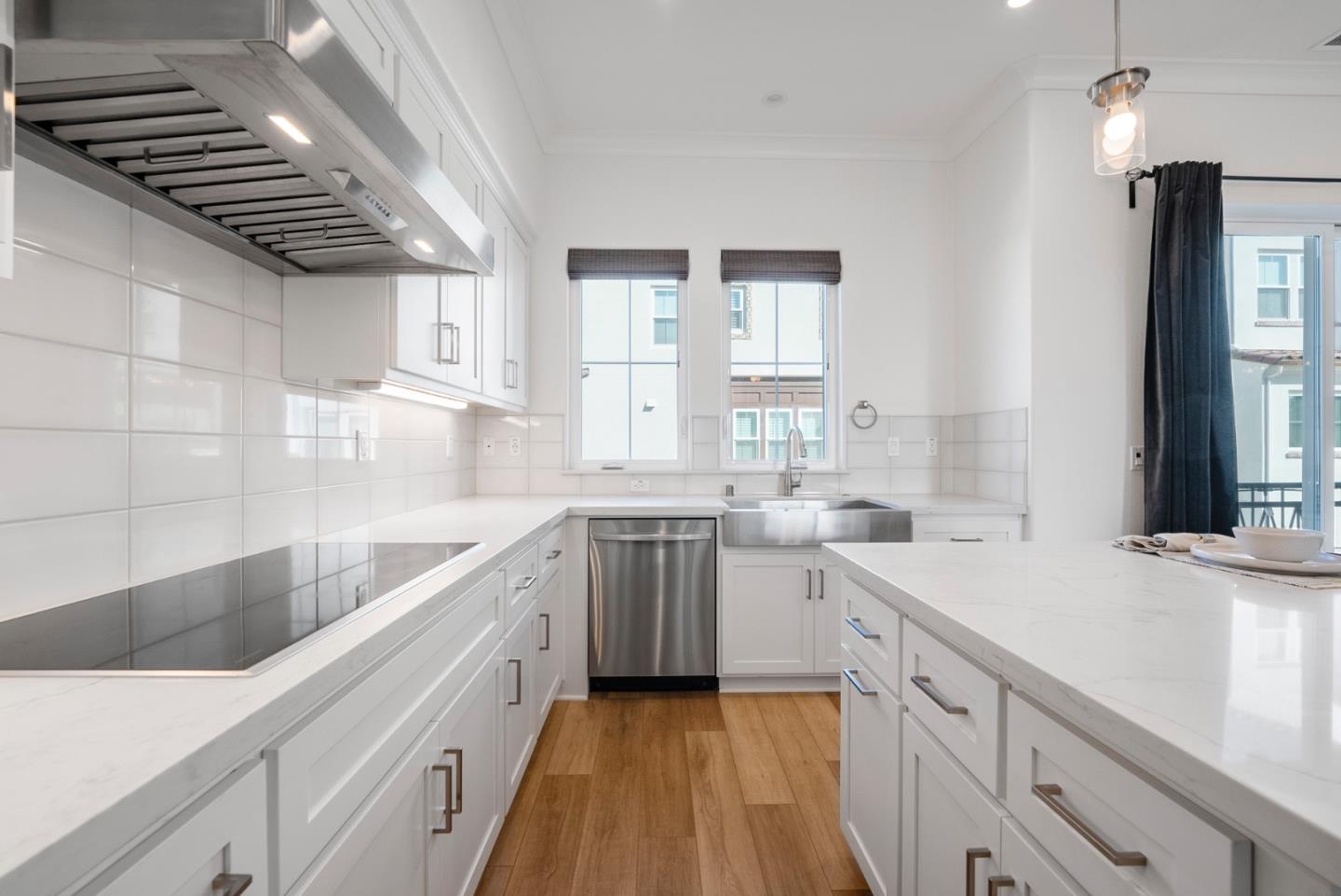 Detail Gallery Image 7 of 33 For 605 Los Castanos Dr, Morgan Hill,  CA 95037 - 3 Beds | 3/1 Baths
