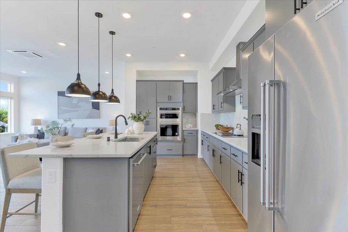 Detail Gallery Image 10 of 66 For 210 Waters Park Cir #204,  San Mateo,  CA 94403 - 3 Beds | 2 Baths