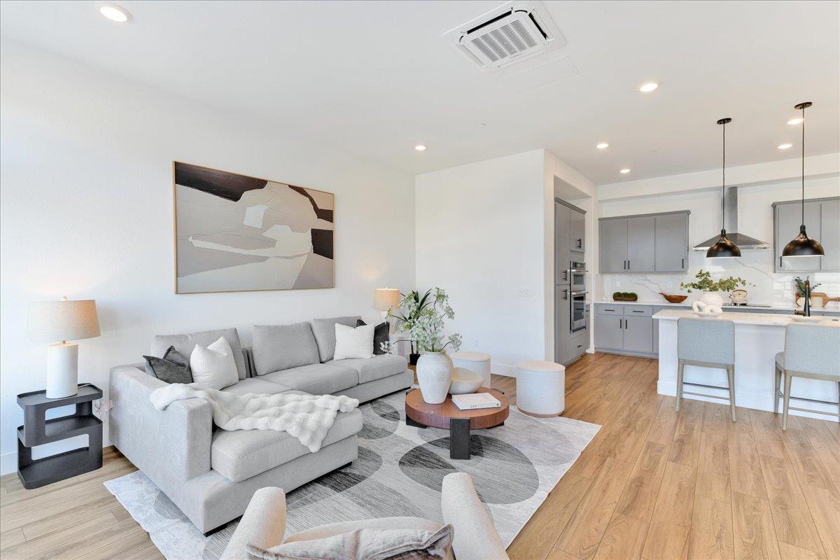 Detail Gallery Image 16 of 66 For 210 Waters Park Cir #204,  San Mateo,  CA 94403 - 3 Beds | 2 Baths