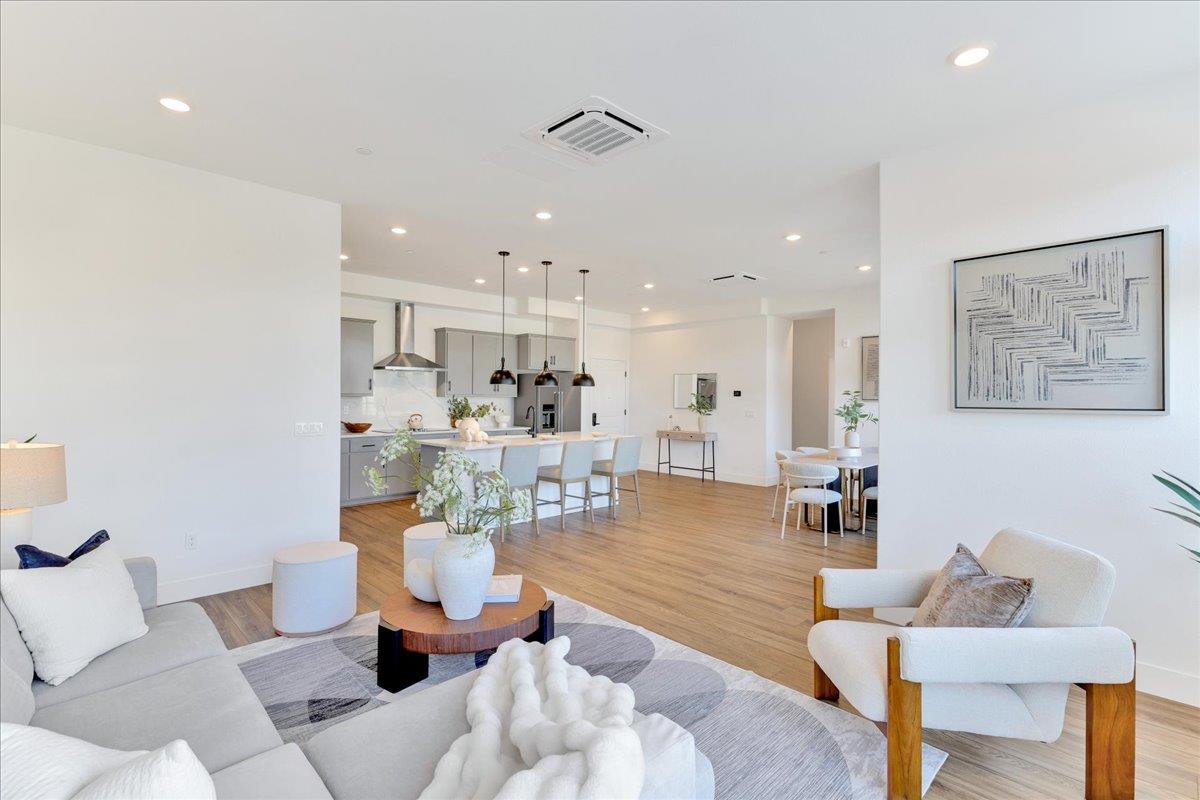 Detail Gallery Image 17 of 66 For 210 Waters Park Cir #204,  San Mateo,  CA 94403 - 3 Beds | 2 Baths