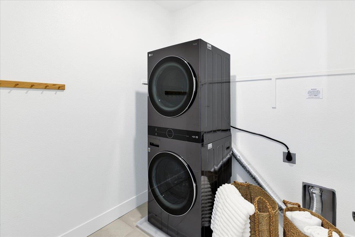 Detail Gallery Image 27 of 66 For 210 Waters Park Cir #204,  San Mateo,  CA 94403 - 3 Beds | 2 Baths