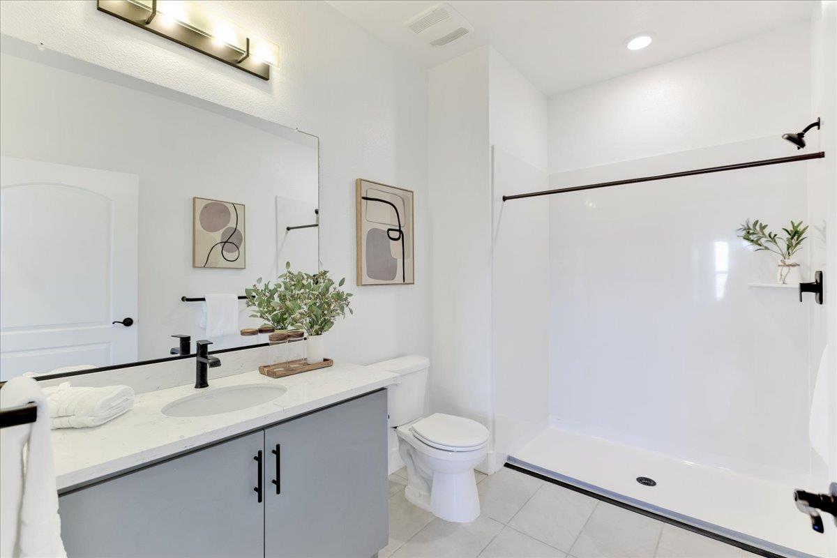 Detail Gallery Image 34 of 66 For 210 Waters Park Cir #204,  San Mateo,  CA 94403 - 3 Beds | 2 Baths