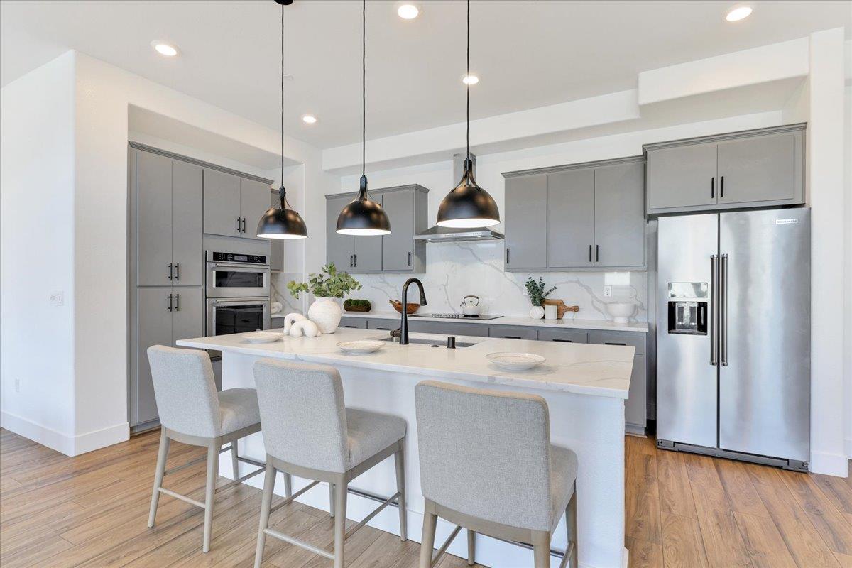 Detail Gallery Image 5 of 66 For 210 Waters Park Cir #204,  San Mateo,  CA 94403 - 3 Beds | 2 Baths