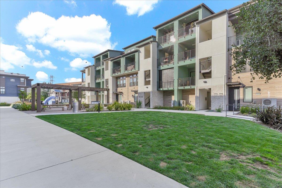 Detail Gallery Image 54 of 66 For 210 Waters Park Cir #204,  San Mateo,  CA 94403 - 3 Beds | 2 Baths