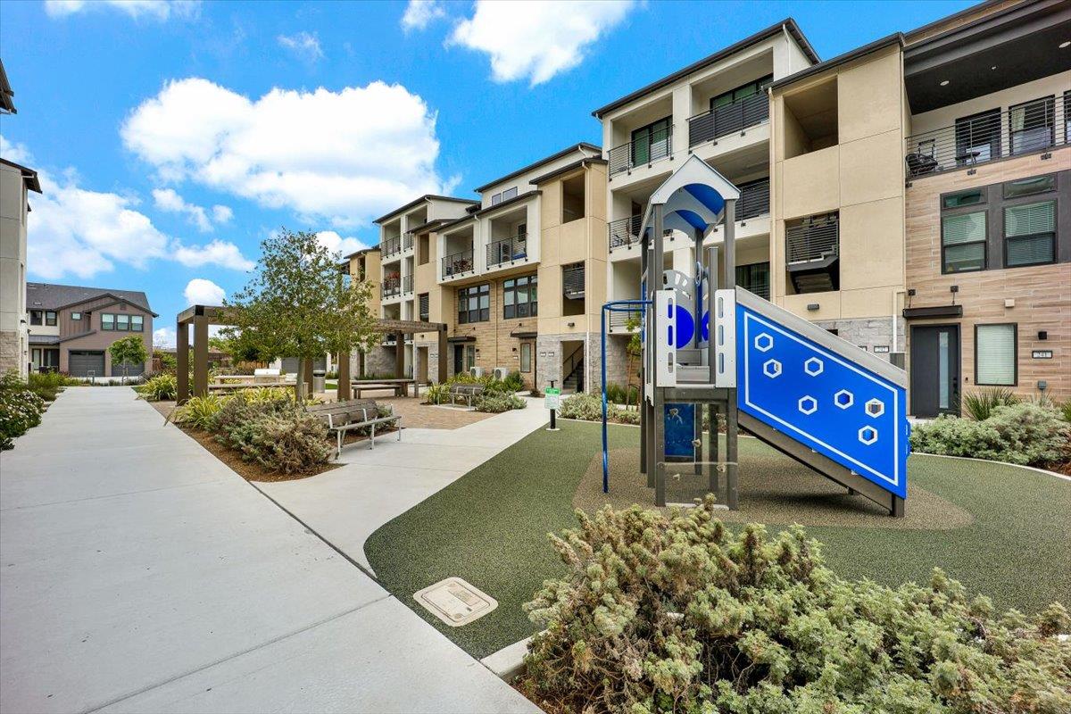 Detail Gallery Image 57 of 66 For 210 Waters Park Cir #204,  San Mateo,  CA 94403 - 3 Beds | 2 Baths