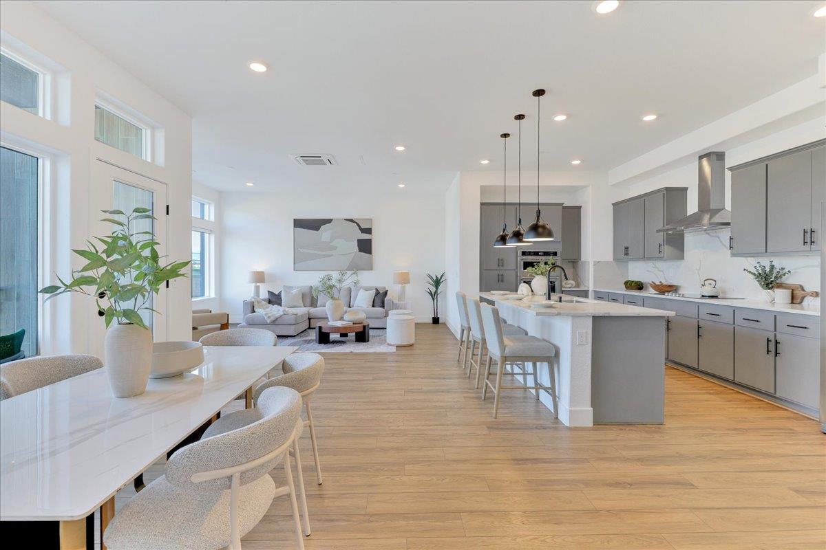 Detail Gallery Image 9 of 66 For 210 Waters Park Cir #204,  San Mateo,  CA 94403 - 3 Beds | 2 Baths