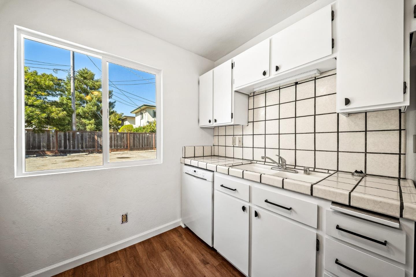 Detail Gallery Image 27 of 49 For 3268 Mission Dr, Santa Cruz,  CA 95065 - – Beds | – Baths