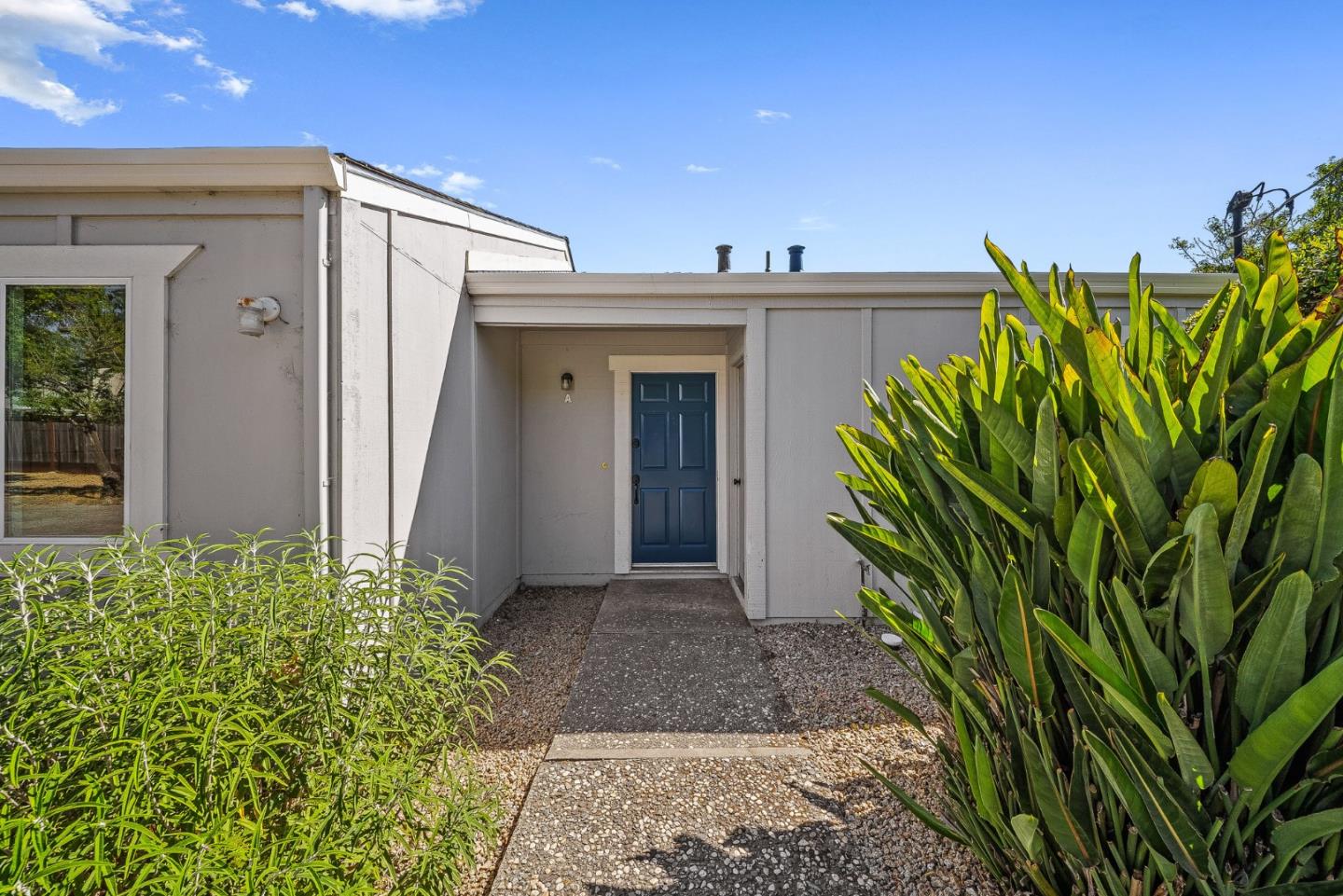Detail Gallery Image 3 of 49 For 3268 Mission Dr, Santa Cruz,  CA 95065 - – Beds | – Baths